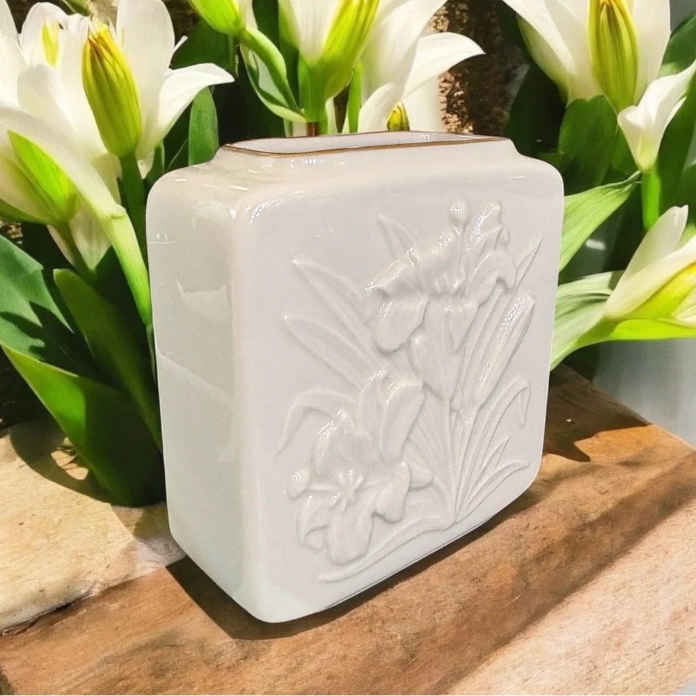 Lenox Vintage China Tiger Lily Square Vase With 24k Gold Trim